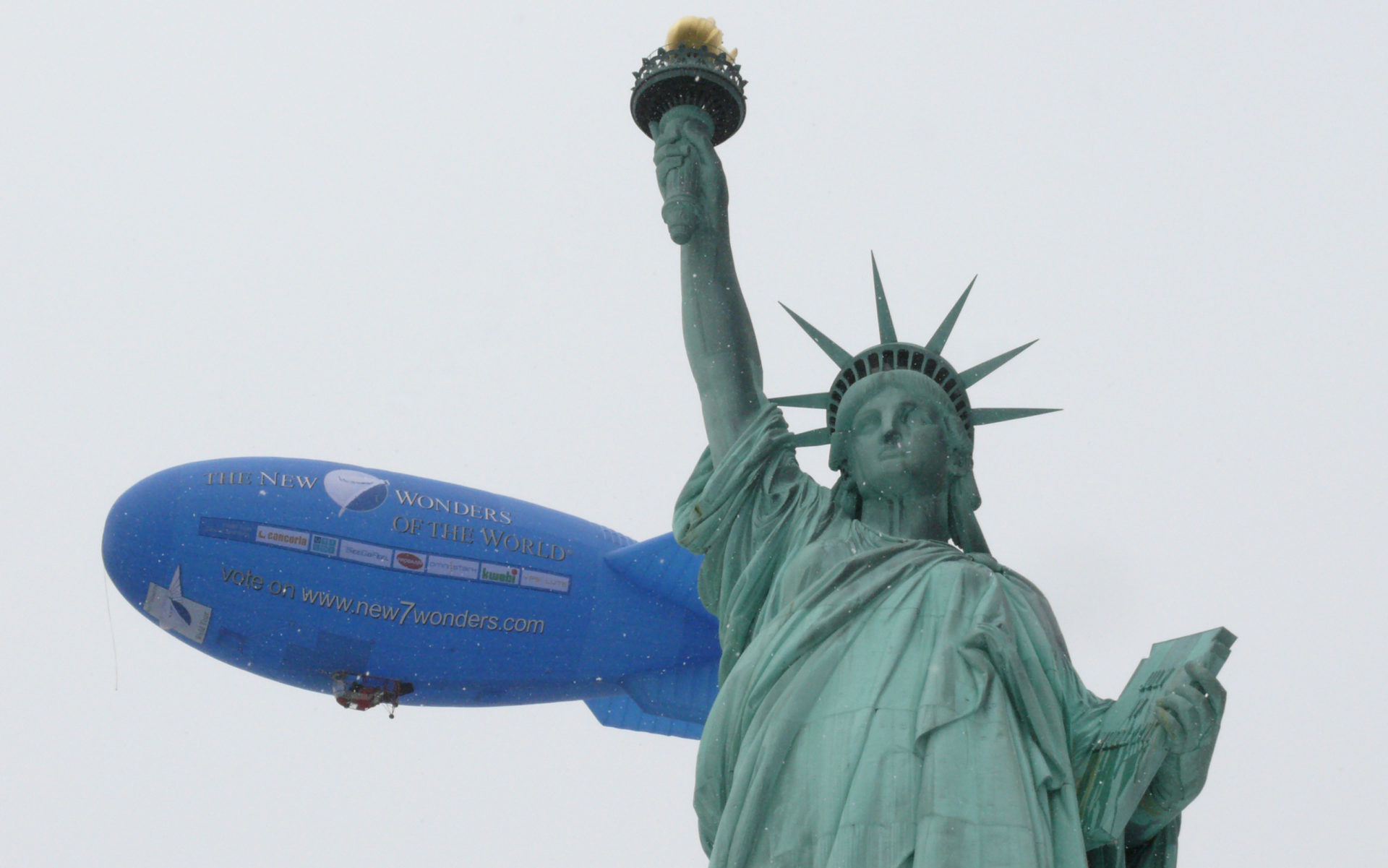 Amazon.com: City-Souvenirs Statue of Liberty Replica with